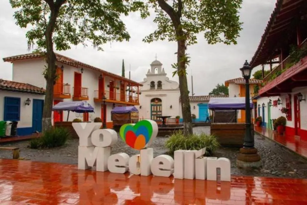 Hermoso-Nuevo Loft 501 Medellín Apartament